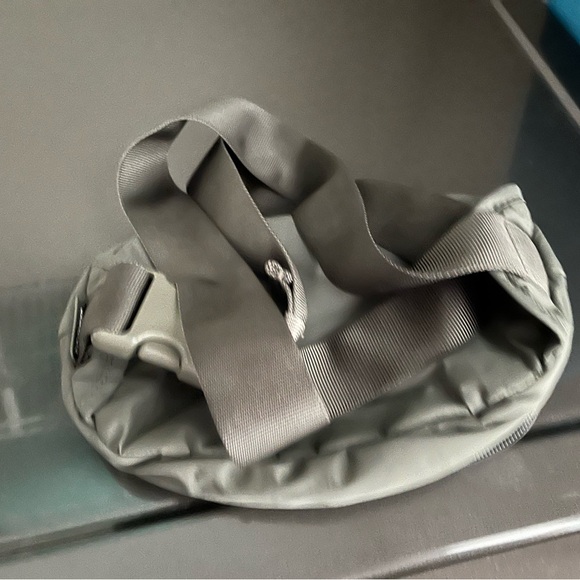 Lululemon Belt Bag - Picture 5 of 7